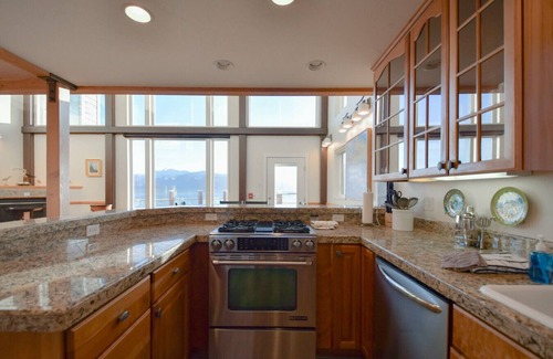Homer Condo | Lakeshore Lodging Lodge 715