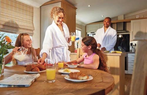Woodhall Spa Ski Chalet | Lakeside 3 Pet Friendly