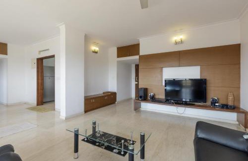 Bengaluru Apartment | Lakeside AeroBay by Red Olive Nr Airport 3BHK