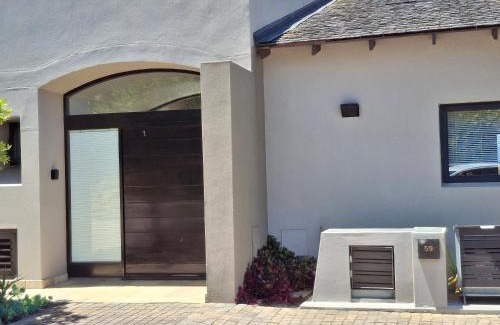 Herolds Bay Apartment | Lakeside Apartment in Oubaai Golf Estate