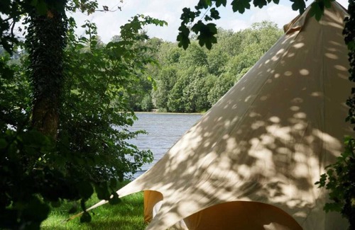 Nunney RV Rental | Lakeside Bell Tent - Canvas Studio at Marston Park