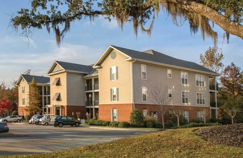 Santee Condo | Lakeside Bliss: 2BR Suite at Wyndham Lake Marion