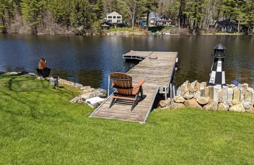Laconia House | Lakeside Bliss at Pickerel Cove