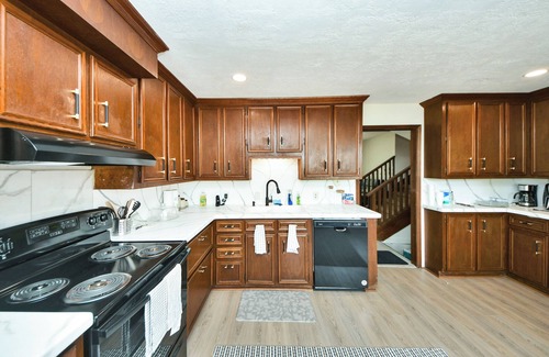 Blue Bell Estates House | Lakeside bliss awaits your stay!