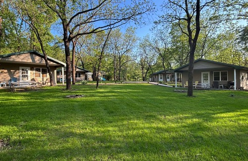 Manchester Cabin | Lakeside Cabin 3: Perfect Retreat at Enriched Cabins & Resort on Lake Delhi