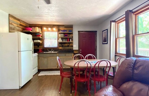 Indian Point Cabin | Lakeside Cabin | Calm Waters Resort | Boat Slips & Rentals | FREE Kayaks & Paddleboards | Guided Fishing & Lake Tours!