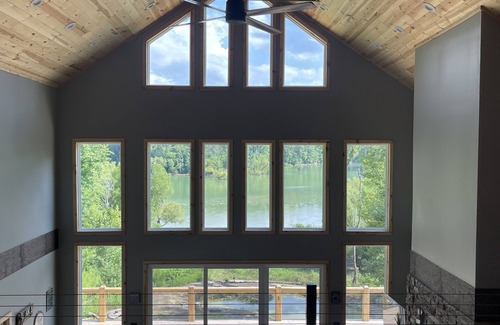 Sevierville House | Lakeside Cabin: Gated Comm/Pool Access/Private B-Ball Court/Fire Pit/Easy Access