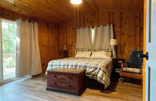 Lewiston Cabin | Lakeside Cabin: Swim, Fish, Kayak. Hunt & Trails nearby