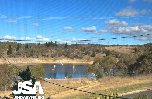Jindabyne Apartment | Lakeside Chalet