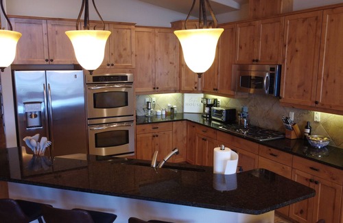 Lakeside Condo | Lakeside condo 1,511 square feet. Your peaceful, calm & relaxing escape.