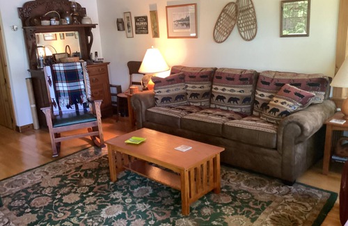 South Oxford Cottage | Lakeside Cottage - Spectacular Mountain Views - Western Maine Mountains