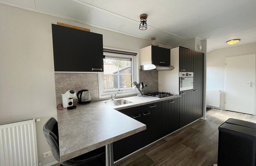 Sint Nicolaasga House | Lakeside Farm Stay, Friesland