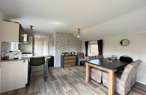 Sint Nicolaasga House | Lakeside Farm Stay, Friesland