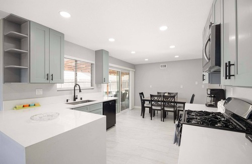 Lakeside House | Lakeside Gem Getaway | Sleeps 10, 3 mi from Lake