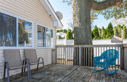 Fox Lake House | Lakeside Getaway ★ 2 King Beds ★ Chain O Lakes