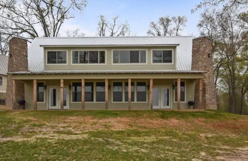 Lindale Condo | Lakeside Getaway #3 near Canton Trade Days