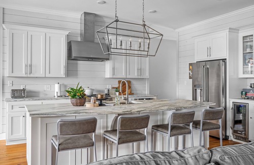 Bremen House | Lakeside Getaway at Chateau Marlowe - the perfect location for a family retreat!