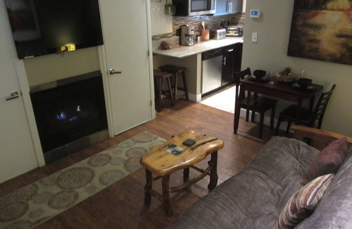 Lakeside Park Condo | Lakeside Gondola Lodge 2 Bedroom sleeps 8