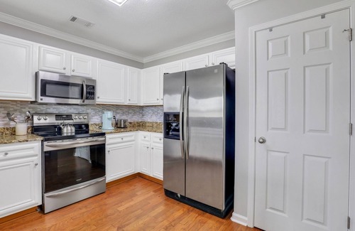 Port Wentworth House | ⭐ Lakeside Group Oasis. 19 minutes to Downtown Savannah! 10 Guest Stay. ⭐