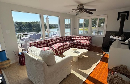 Ridge House | Lakeside Haven Cozy Waterfront