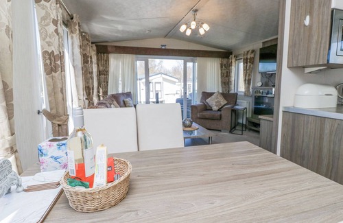 Warton Cottage | Lakeside Haven
