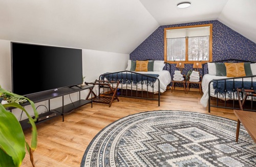 Mancelona House | ❥ Lakeside Haven: Newly Remodeled 2BR Home, Sleeps 6 - 10974!