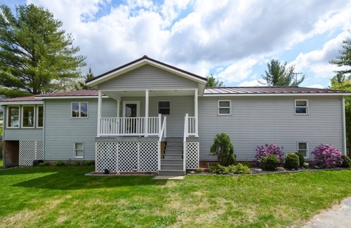 Oxford House | Lakeside Home with 450 feet of Private waterfront on Thompson Lake