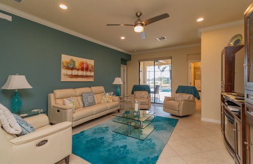 Bradenton House | ⚓Lakeside home with private pool located in Golf & CC!⚓⛳