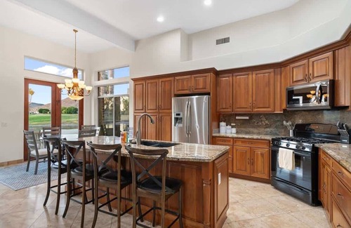 Arrowhead Ranch House | Lakeside home with private patio| Grill | Golf vie