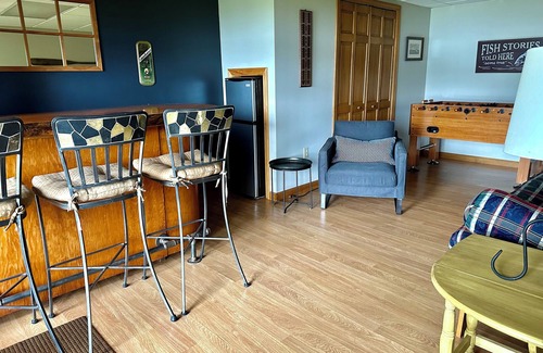 Vassalboro House | Lakeside house on Webber Pond with a small beach and stunning, peaceful views.