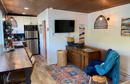 Port Angeles House | Lakeside Living with HotTub, Kayaks, Paddleboard; close to Olympic National Park