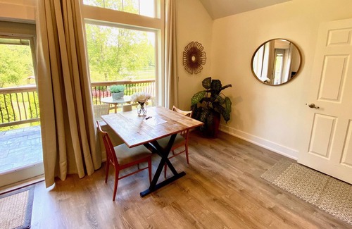 Silverdale Apartment | Lakeside Loft -Studio