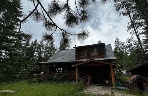 Tamarack Resort Cabin | Lakeside Log Cabin with Loft