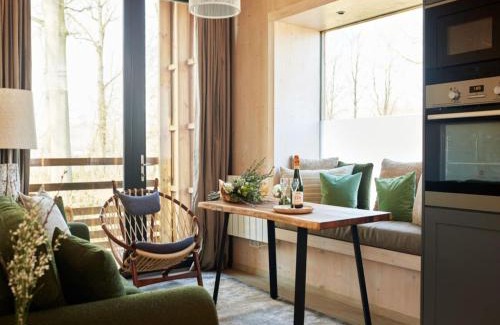 Maubray House | Lakeside Lovely Stay, Antoing