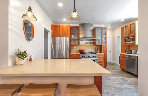 Cleveland Heights House | Lakeside Luxe Stay: Perfect Bay Area Getaway