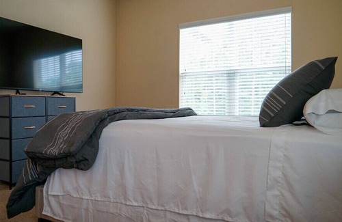 Northside Apartment | Lakeside Luxury #1