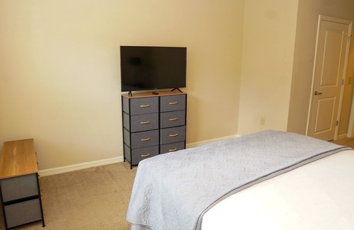 Northside Apartment | Lakeside Luxury Living #3