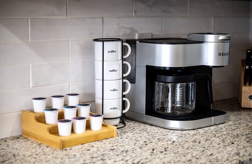 Soddy-Daisy House | Lakeside Luxury: Private Dock, Kayaks, Game Room