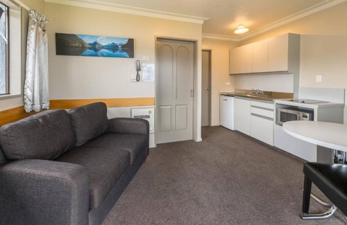 Te Anau Hotel | Lakeside Motel & Apartments
