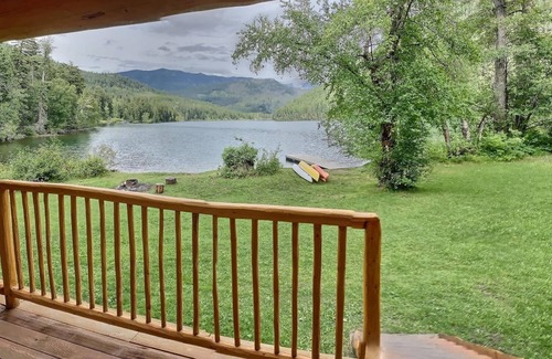 Gold Bridge Ski Chalet | Lakeside Mountain Chalet- Tyaughton (Tyax) Lake