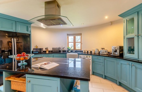 Cranbrook House | Lakeside Oast - Three Bedroom House, Sleeps 6