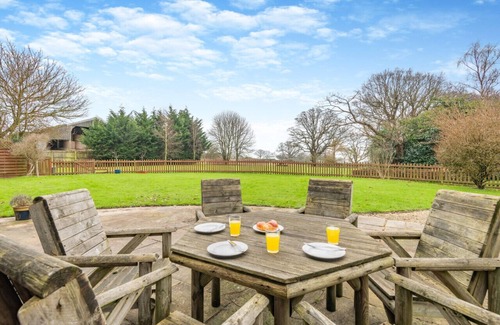 Cranbrook House | Lakeside Oast - Three Bedroom House, Sleeps 6