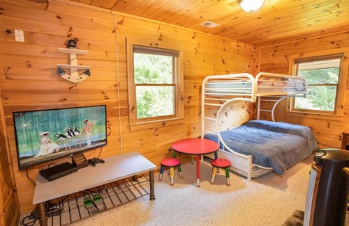 Butler Cabin | Lakeside Paradise in Blue Ridge Mountains