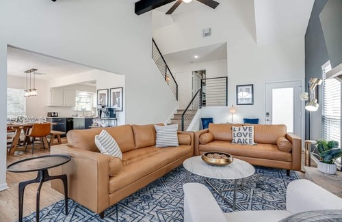 Canyon Lake House | Lakeside Paradise, lake views, hot tub