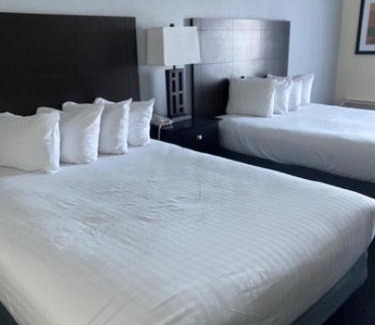 Houghton Lake Hotel | Lakeside Resort & Conference Center