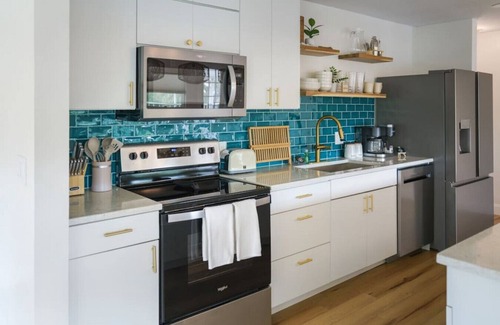 Largo Villa | Lakeside Retreat-4plex Sleeps 20