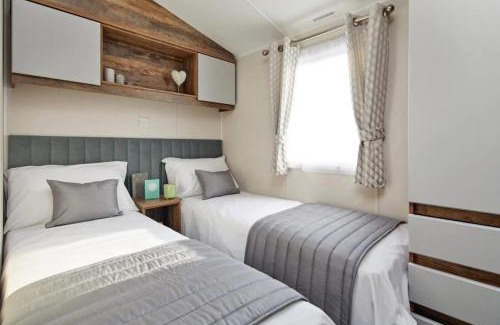 Dogdyke Other | Lakeside Retreat - AGH Hot Tub Breaks - Tattershall Lakes