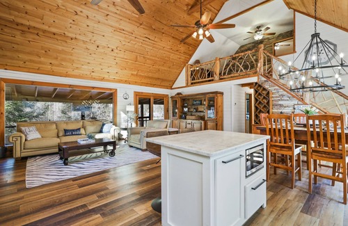 Morganton Cabin | Lakeside Retreat Blue Ridge, Private Lake, Hot Tub, Firepit, Game Room, Kayaks