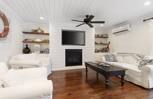Mancelona House | ❥ Lakeside Retreat: Newly Remodeled 2BR Home, Sleeps 6 - 10970!
