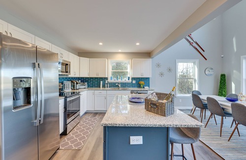 Albrightsville House | Lakeside Retreat! Lakefront, Kayaks, Canoe, Fishing and Relaxation!